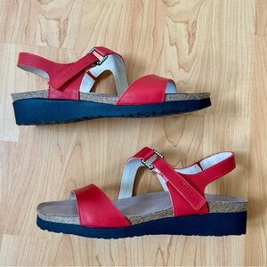 Naot Pamela Sandal in Limited Edition Kiss Red Leather 💋 / Size 40 (US 9)